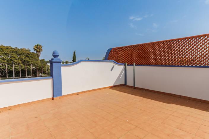 Image No.19-3 Bed Townhouse for sale