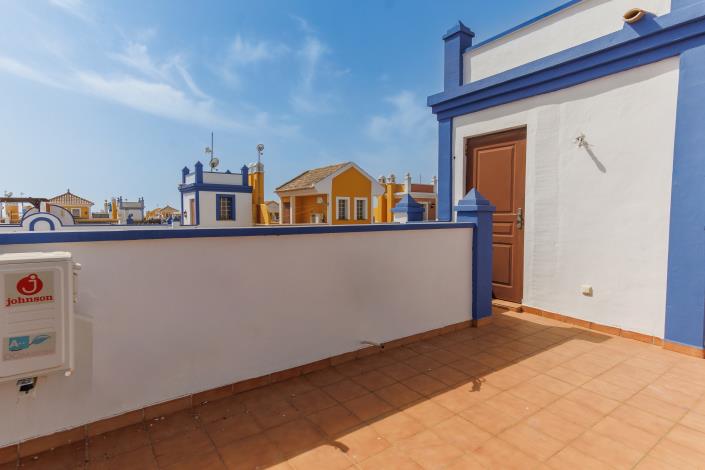 Image No.21-3 Bed Townhouse for sale