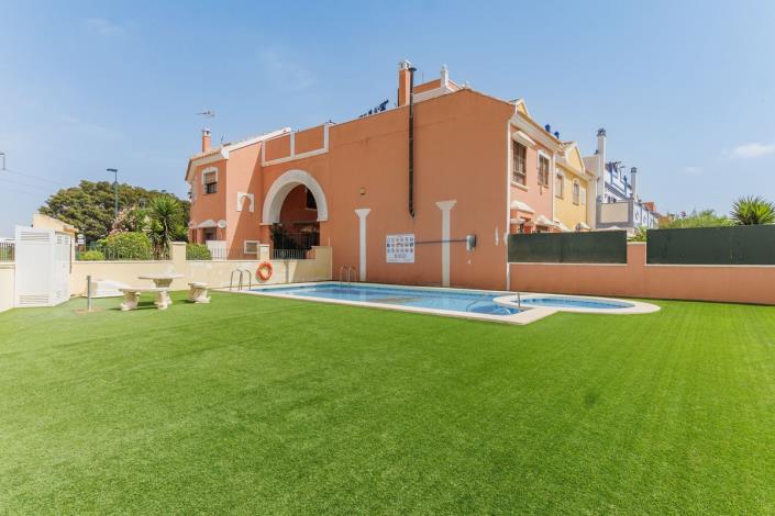 Image No.30-2 Bed Townhouse for sale