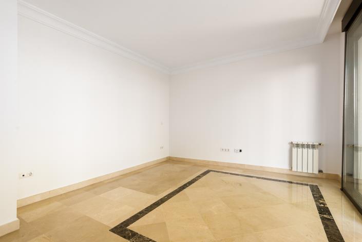 Image No.52-3 Bed Apartment for sale