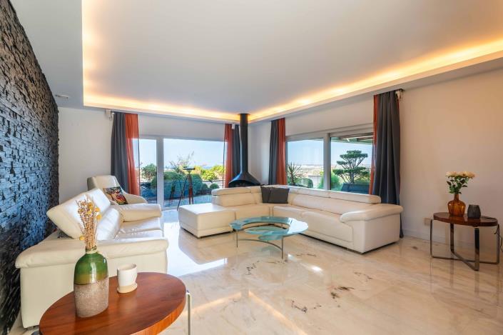 Image No.10-4 Bed Villa / Detached for sale