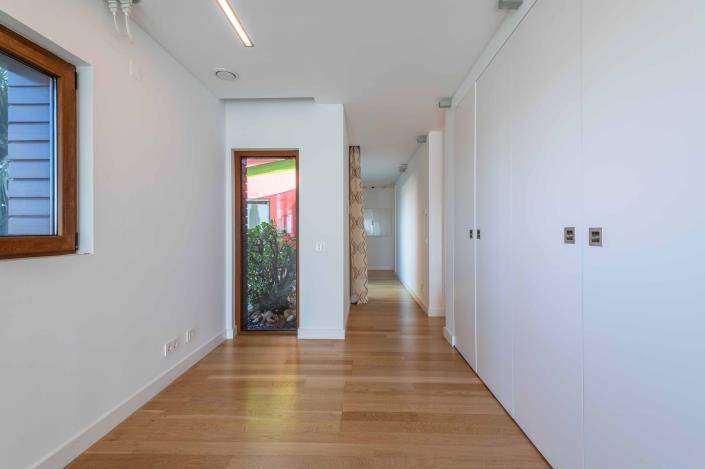 Image No.30-4 Bed Villa / Detached for sale