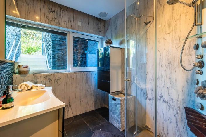 Image No.42-4 Bed Villa / Detached for sale