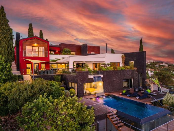 Image No.48-4 Bed Villa / Detached for sale