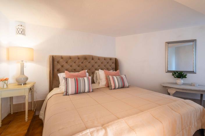 Image No.33-5 Bed Villa / Detached for sale