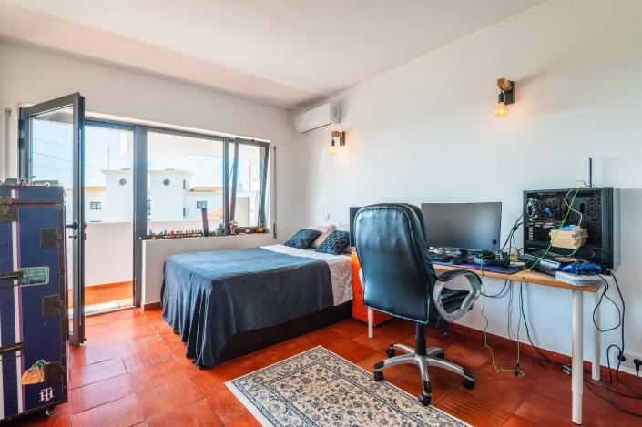 Image No.16-3 Bed Townhouse for sale