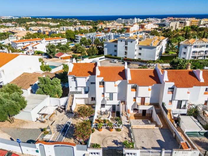 Image No.47-3 Bed Townhouse for sale