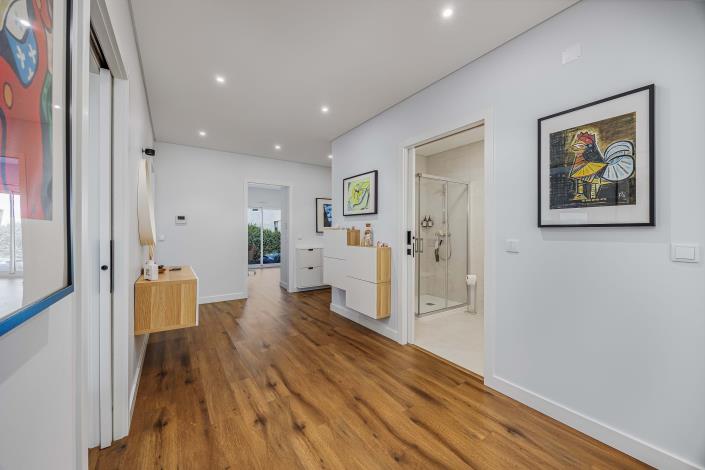 Image No.9-3 Bed Apartment for sale