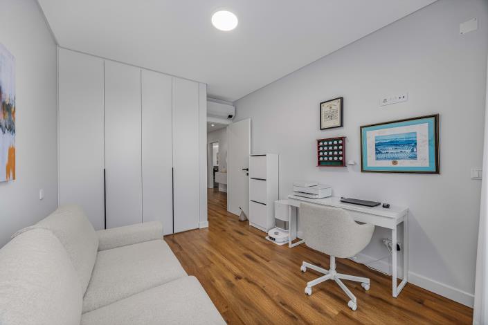 Image No.21-3 Bed Apartment for sale