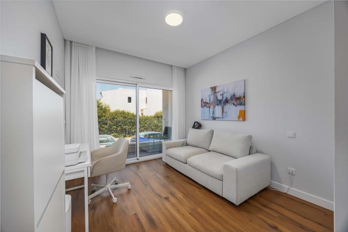 Image No.22-3 Bed Apartment for sale