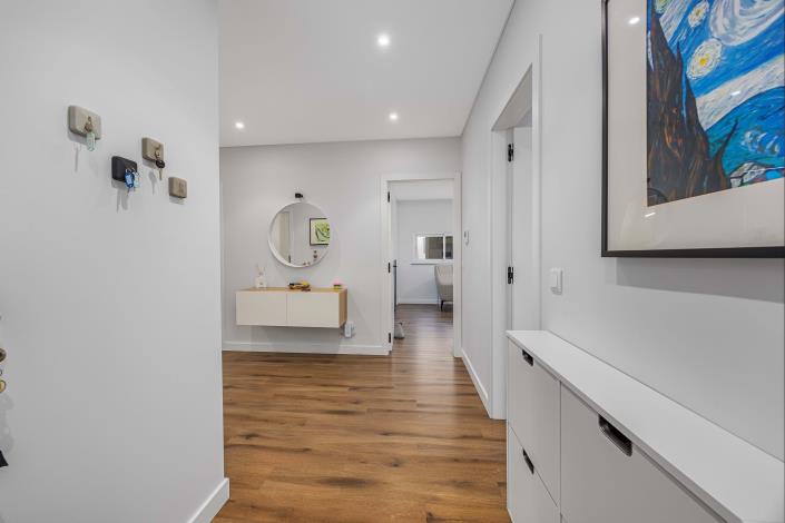 Image No.24-3 Bed Apartment for sale