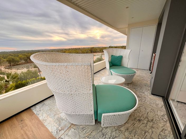 Image No.12-3 Bed Apartment for sale