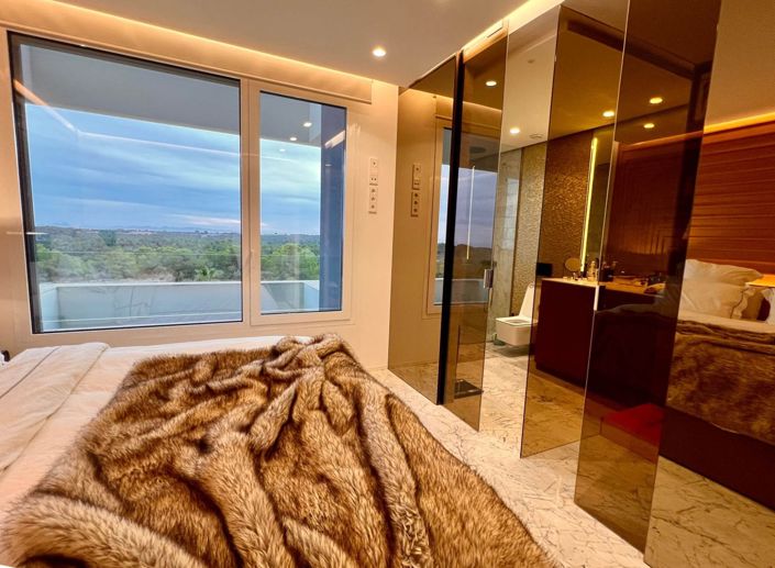 Image No.20-3 Bed Apartment for sale