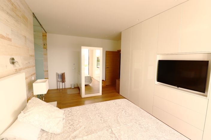 Image No.21-3 Bed Apartment for sale