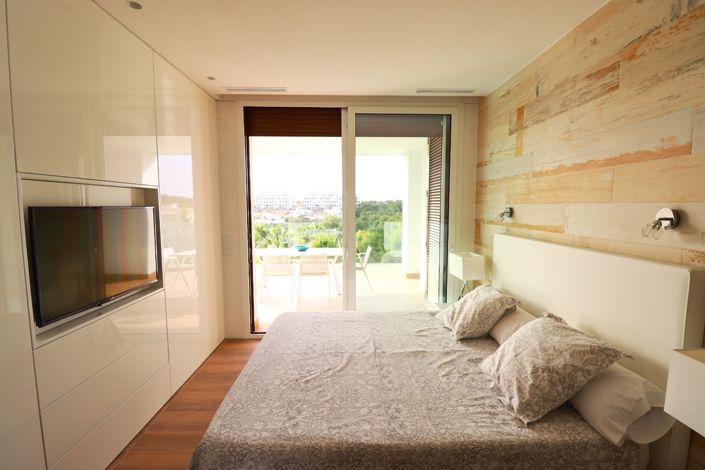 Image No.22-3 Bed Apartment for sale