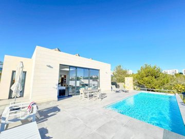 4 Bed Villa for sale