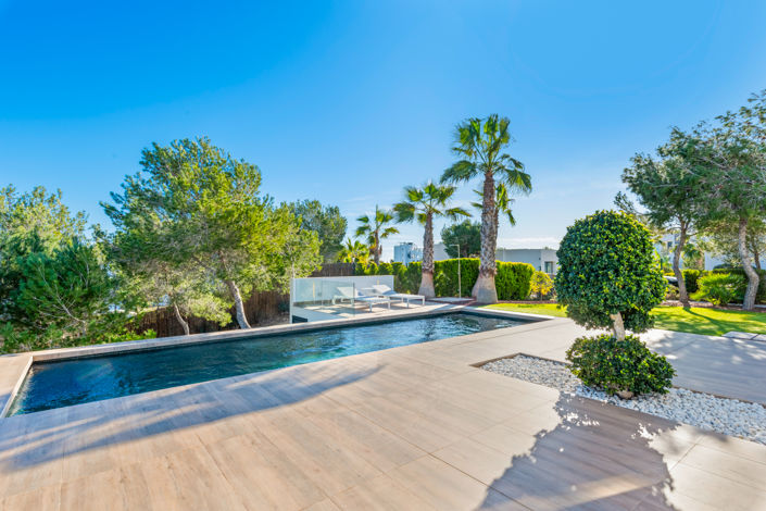 Image No.1-Villa de 4 chambres à vendre à Las Colinas Golf