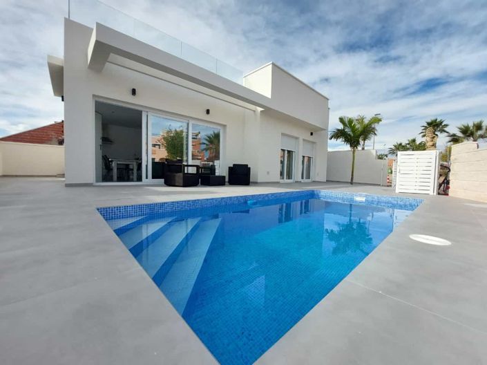 Image No.1-3 Bed Villa for sale