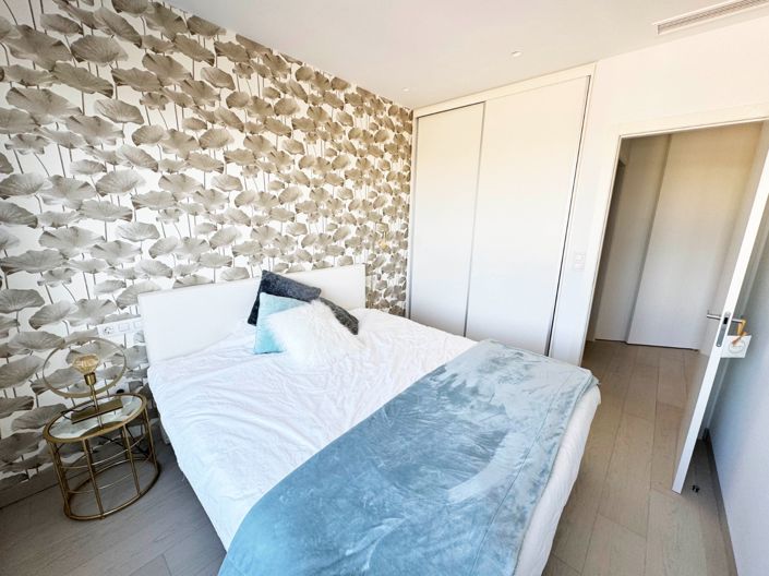 Image No.20-3 Bed Apartment for sale