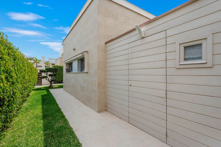 Image No.40-3 Bed Villa for sale