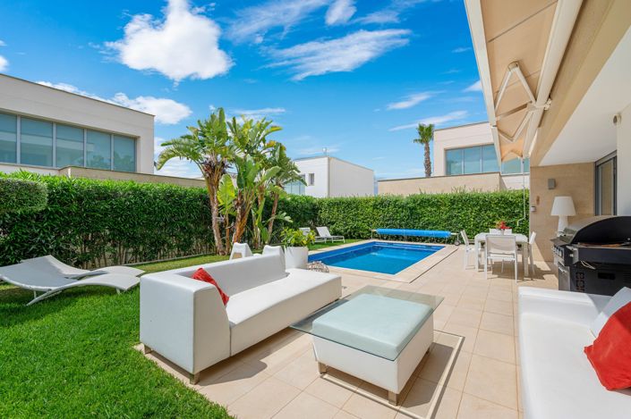 Image No.7-3 Bed Villa for sale