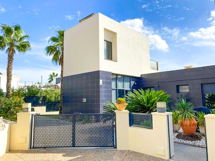 Image No.1-3 Bed Villa for sale