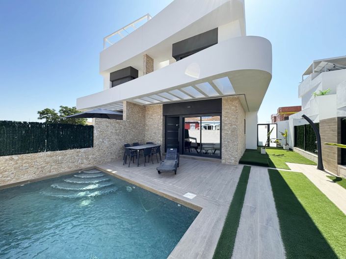 Image No.1-2 Bed Villa for sale