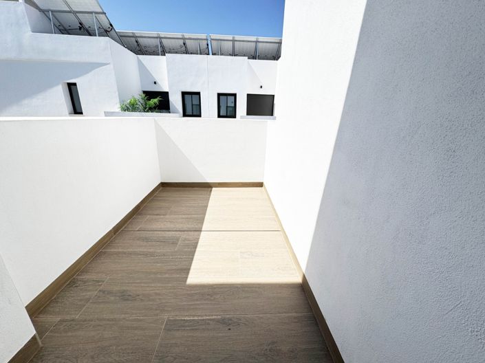 Image No.25-2 Bed Villa for sale