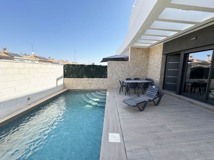 Image No.3-2 Bed Villa for sale