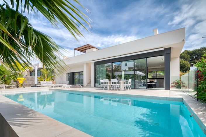 Image No.1-4 Bed Villa for sale
