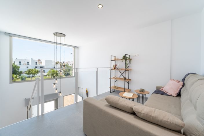 Image No.19-3 Bed Townhouse for sale