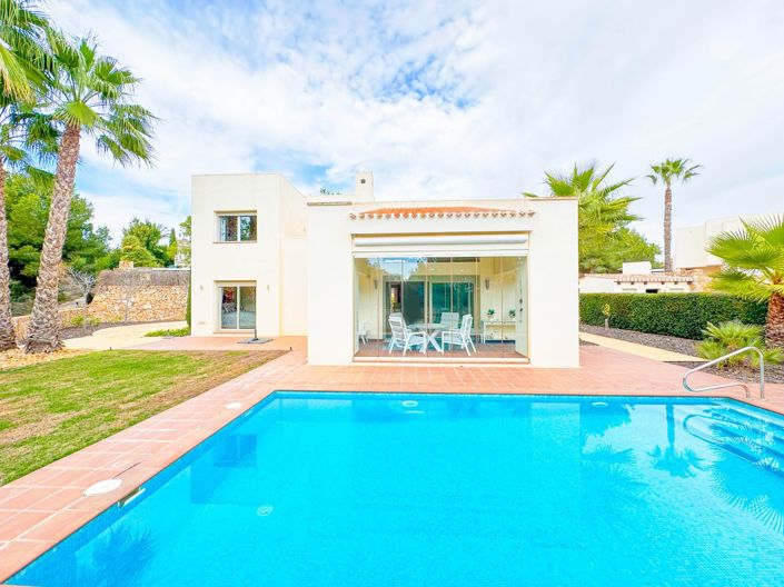Image No.1-4 Bed Villa for sale