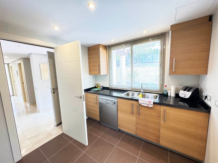 Image No.12-4 Bed Villa for sale