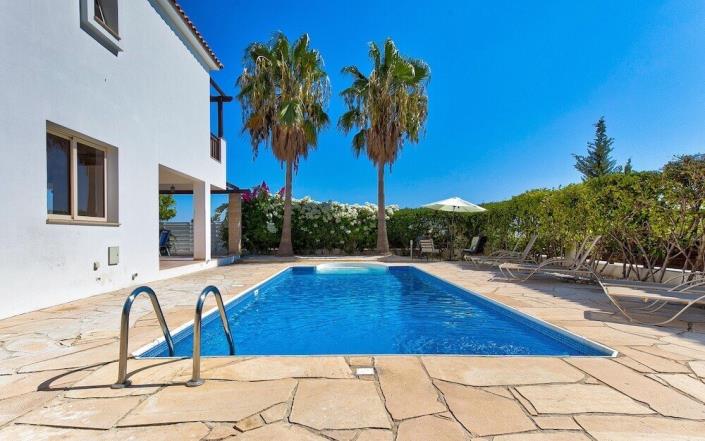 Image No.1-3 Bed Villa / Detached for sale