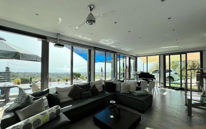 Image No.5-3 Bed Villa / Detached for sale