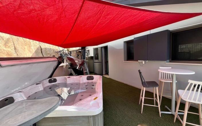 Image No.17-3 Bed Villa / Detached for sale