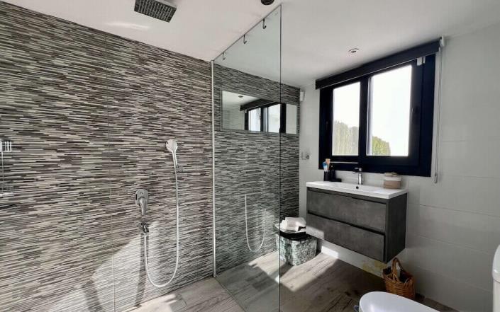 Image No.31-3 Bed Villa / Detached for sale