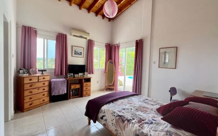 Image No.10-2 Bed Bungalow for sale