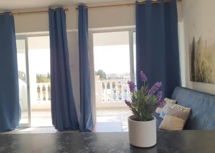 Image No.2-Appartement de 2 chambres à vendre à Tombs of the Kings