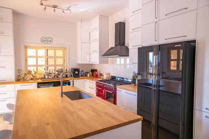 Image No.2-6 Bed Villa for sale