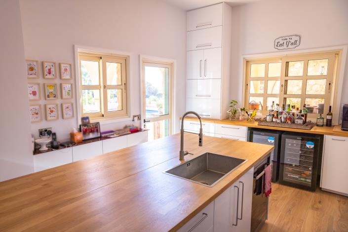 Image No.3-6 Bed Villa for sale