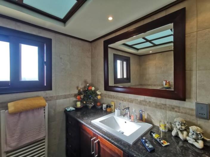 Image No.13-4 Bed Villa / Detached for sale