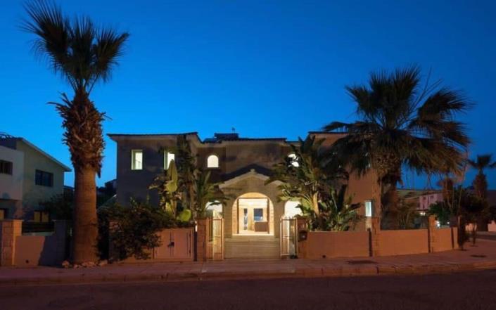 Image No.26-6 Bed Villa for sale