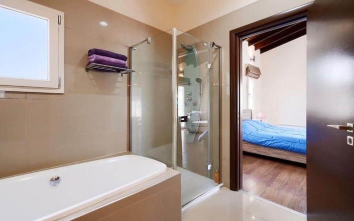 Image No.15-6 Bed Villa for sale