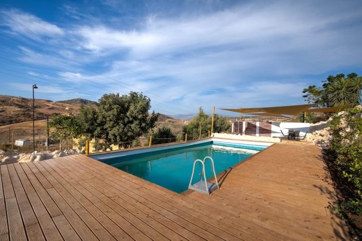 Image No.1-4 Bed Property for sale
