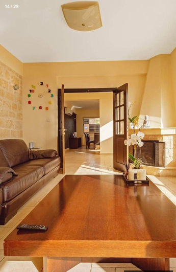 Image No.3-8 Bed Villa for sale