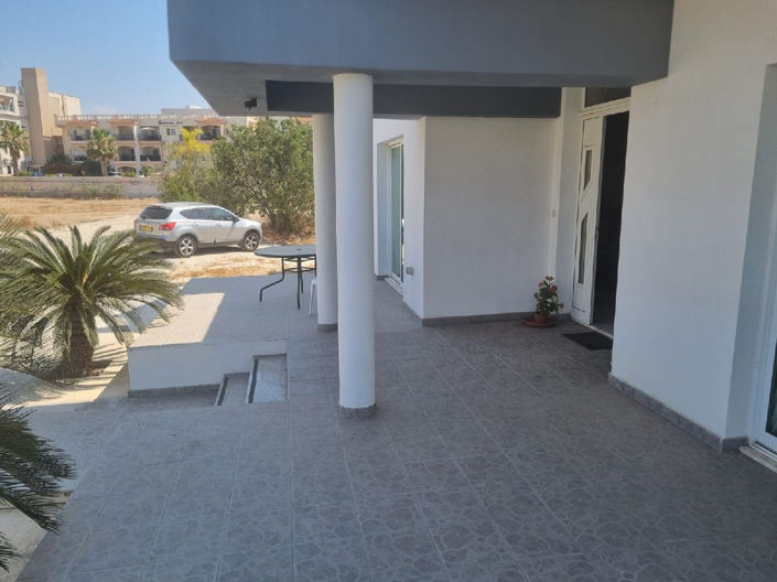 Image No.1-Maison de 4 chambres à vendre à Kato Paphos