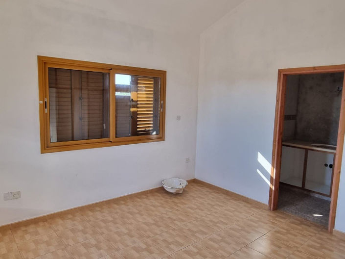 Image No.10-5 Bed House for sale