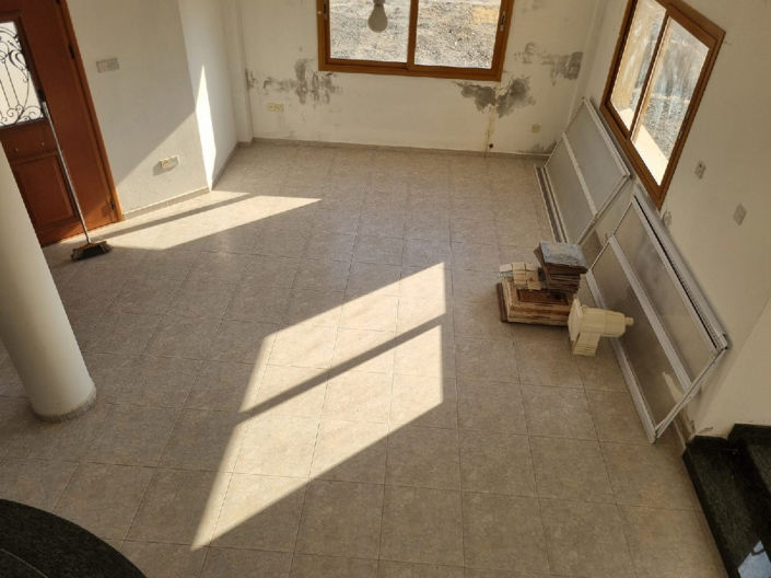 Image No.20-5 Bed House for sale