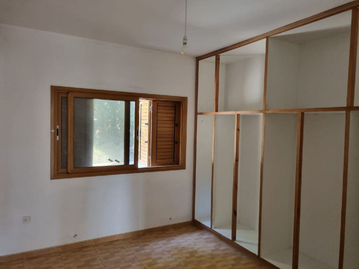 Image No.6-5 Bed House for sale